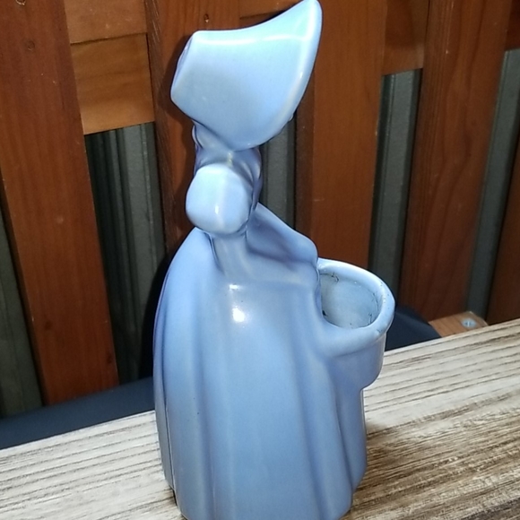 Vintage Shawnee Pottery Southern Belle Planter - Picture 3 of 7